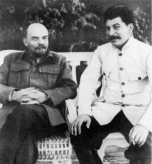 Сталин и Ленин в Горках в начале 1920-х