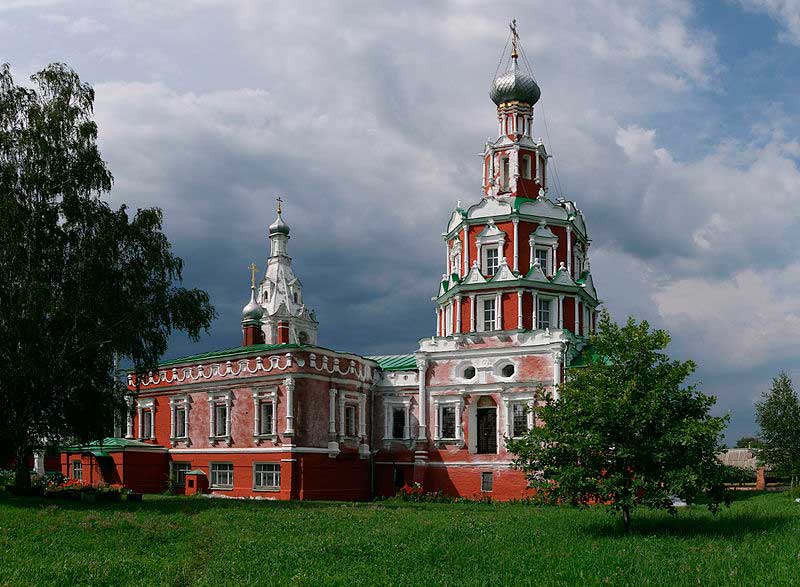 Смоленская церковь в Софрино, вид с юга Смоленская церковь в Софрино, вид с юга