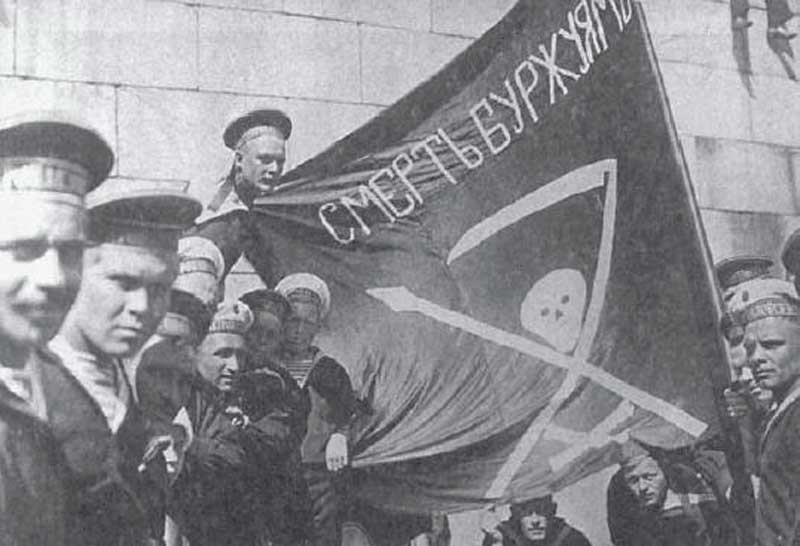 Революционные матросы линкора &laquo;Петропавловск&raquo; в порту Хельсинки (лето 1905 г.)