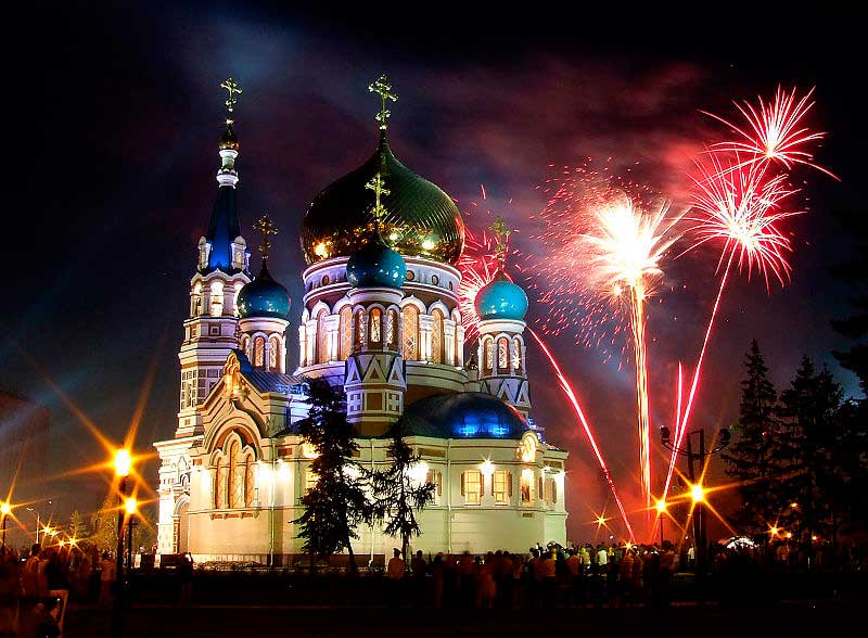 Собор после воссоздания. Ночная подсветка.