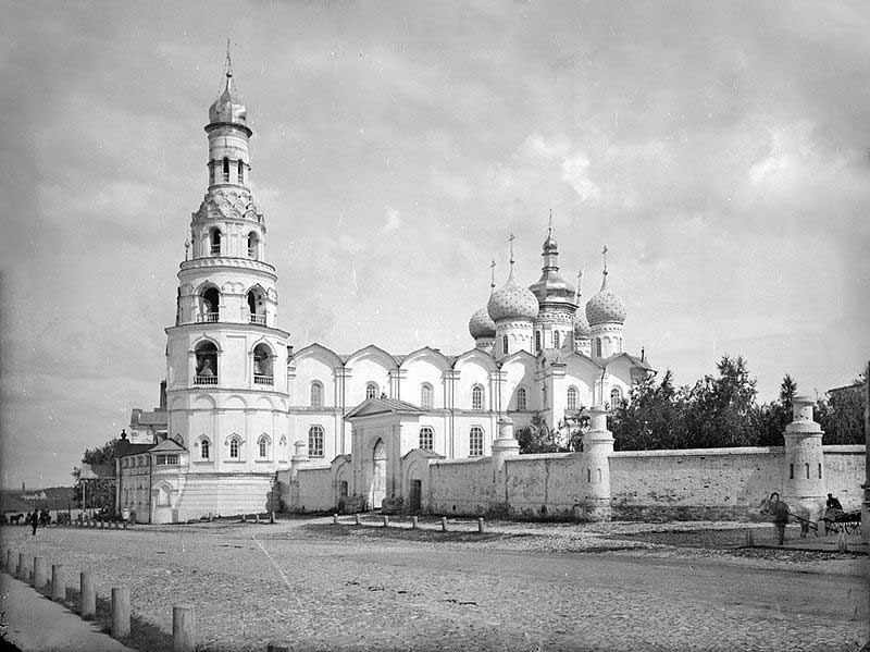 Собор в начале XX века Собор в начале XX века