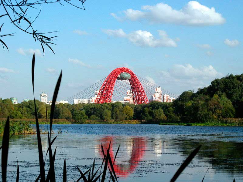 Вид на мост со стороны Серебряного бора. Сентябрь 2008г. Вид на мост со стороны Серебряного бора. Сентябрь 2008г.