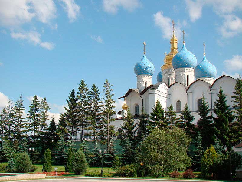 Вид собора со стороны быв. Губернаторского дворца Вид собора со стороны быв. Губернаторского дворца