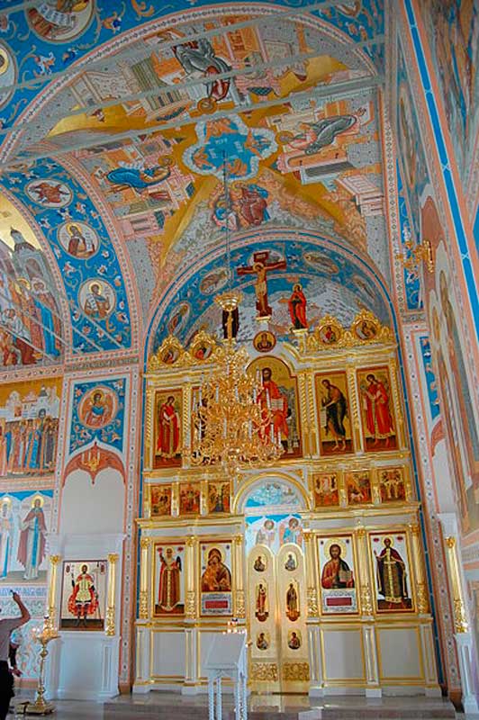 Иконостас храма Дмитрия Донского на первом ярусе колокольни, 2015 год