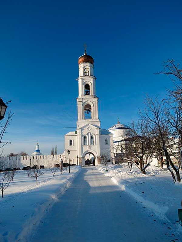 Зима в монастыре