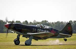 Восстановленный МиГ-3 на авиашоу - аэродром Мочище, Новосибирская область. Восстановленный МиГ-3 на авиашоу - аэродром Мочище, Новосибирская область.