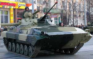 БМП-2 перед военным парадом БМП-2 перед военным парадом