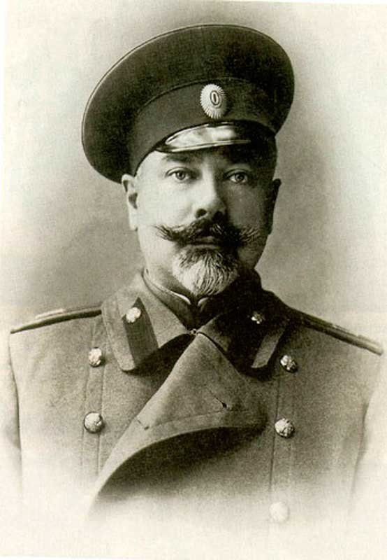 Деникин в 1914 году Деникин в 1914 году