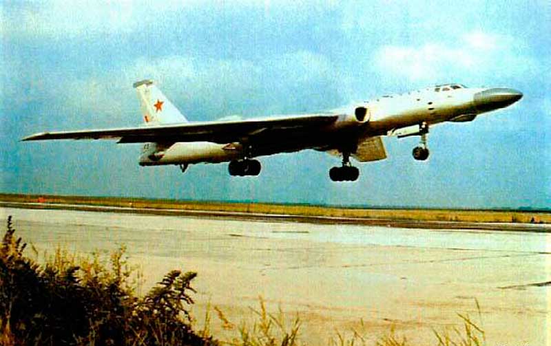 Во время заводских испытаний головного бомбардировщика Ту-16.