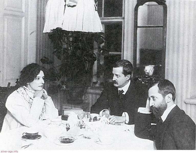 Зинаида Гиппиус в домашней обстановке. 1914 год.