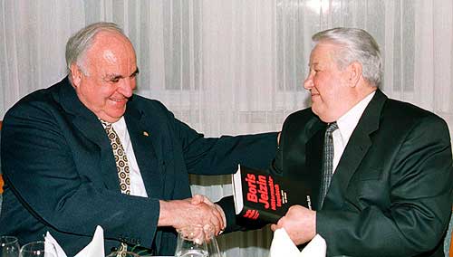Борис Ельцин и Гельмут Коль, 2000 год Борис Ельцин и Гельмут Коль, 2000 год