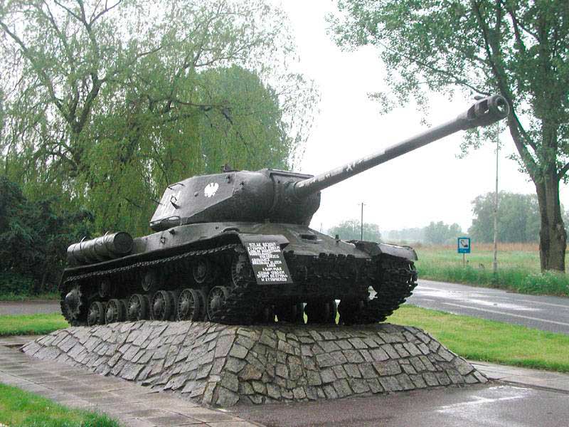 ИС-2 в качестве памятника в Польше ИС-2 в качестве памятника в Польше