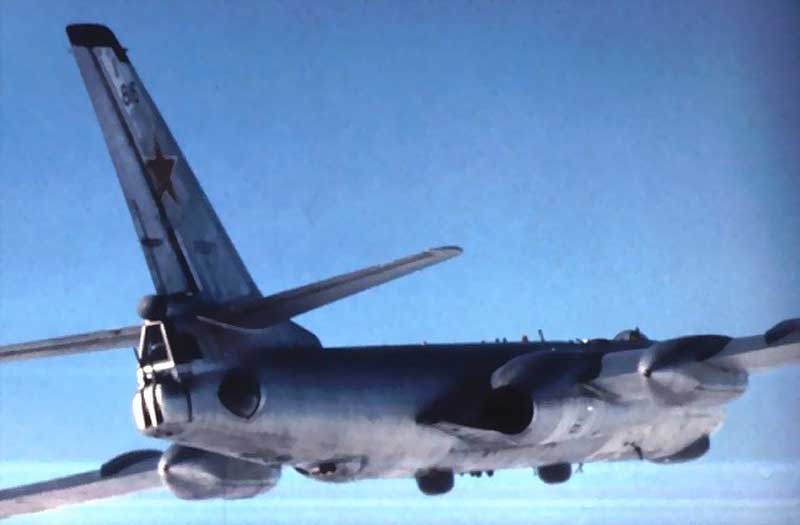 Ту-16 (Badger A) Средний бомбардировщик, первая серийная модификация