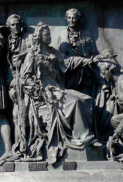 Екатерина II и Григорий Потёмкин на Памятнике «1000-летие России» в Великом Новгороде Екатерина II и Григорий Потёмкин на Памятнике «1000-летие России» в Великом Новгороде
