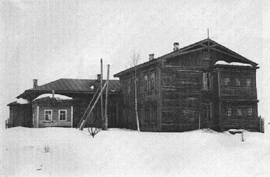Первая школа поселка Шиморское