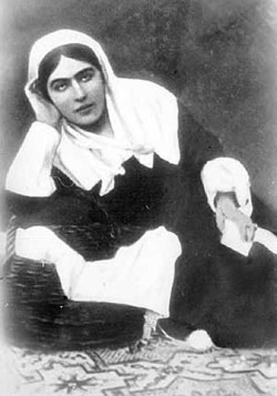 Баронесса Юлия Вревская. На свои средства снарядила санитарный отряд в годы русско-турецкой войны, где она была сестрой милосердия и где умерла от сыпного тифа. Ей посвящено «Стихотворение в прозе» Баронесса Юлия Вревская. На свои средства снарядила санитарный отряд в годы русско-турецкой войны, где она была сестрой милосердия и где умерла от сыпного тифа. Ей посвящено «Стихотворение в прозе»