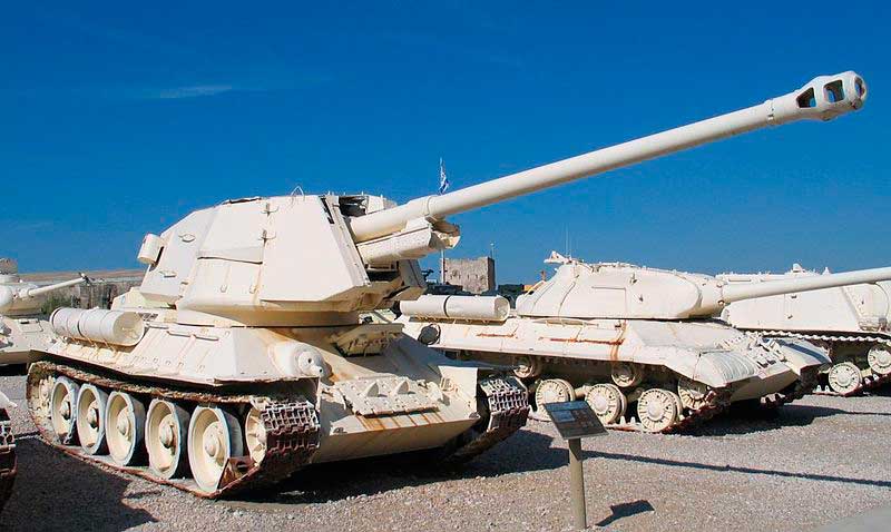 Египетский истребитель танков T-100 (шасси T-34) Египетский истребитель танков T-100 (шасси T-34)