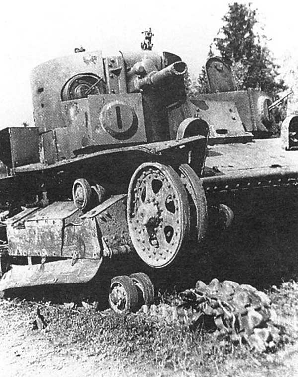 Экранированный Т-28 с маркировкой войск вермахта, осень 1941 года Экранированный Т-28 с маркировкой войск вермахта, осень 1941 года