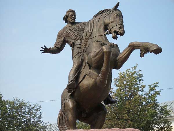 Памятник Евпатию Коловрату Памятник Евпатию Коловрату