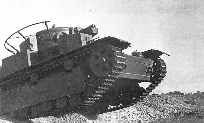 Танк Т-28 на войсковых манёврах. Белорусский военный округ, 1936 год Танк Т-28 на войсковых манёврах. Белорусский военный округ, 1936 год