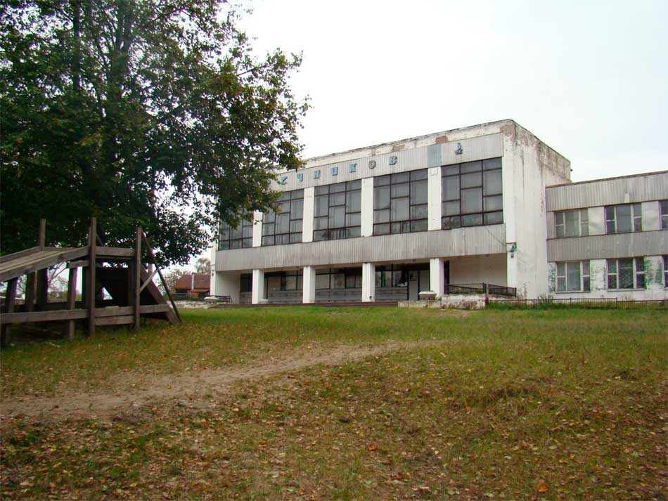 Шиморский клуб каменное двух этажное здание на 400 мест