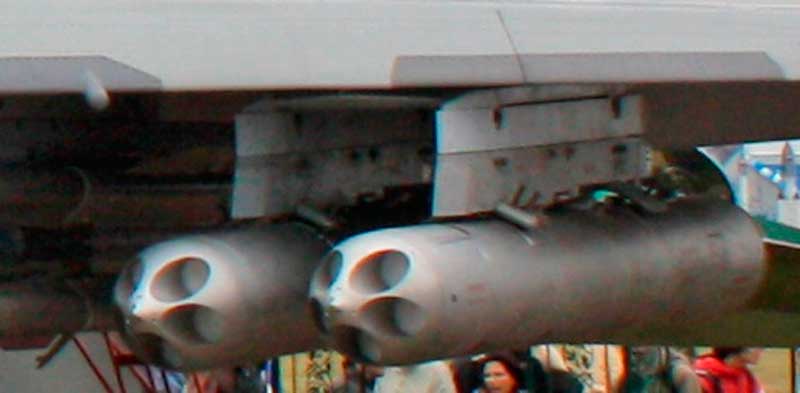 Пара блоков Б-13Л с пятью НАР С-13 в каждом