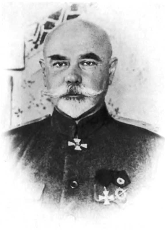 Командующий Добровольческой армией, конец 1918 или начало 1919 года Командующий Добровольческой армией, конец 1918 или начало 1919 года