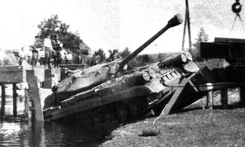 Не все мосты выдерживали вес ИС-4. Не все мосты выдерживали вес ИС-4.