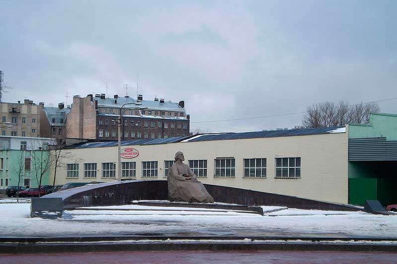 Памятник К. Э. Циолковскому в Санкт-Петербурге Памятник К. Э. Циолковскому в Санкт-Петербурге