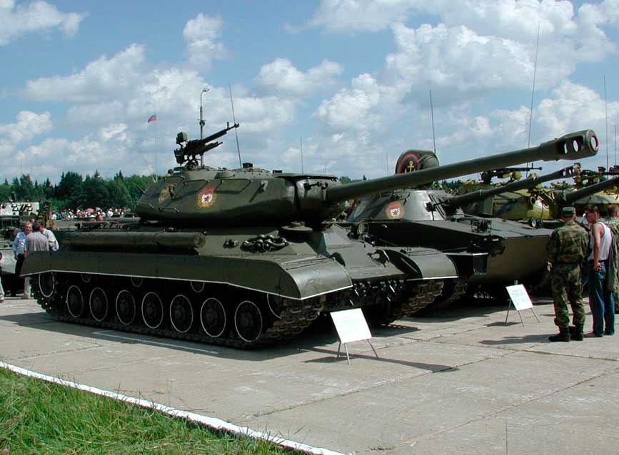 «Кубинский» ИС-4 иногда покидает стены музея. «Кубинский» ИС-4 иногда покидает стены музея.