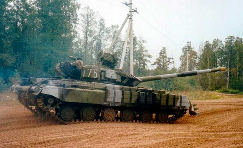 Т-64БВ с минным тралом КМТ-6. Т-64БВ с минным тралом КМТ-6.