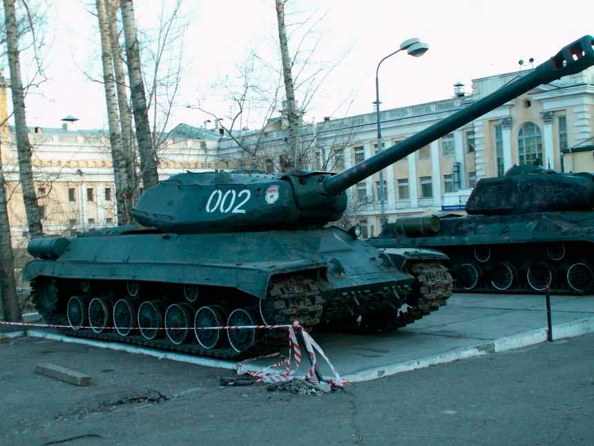 9 апреля 2010 года ИС-4 из Борзи был помещён на выставку военной техники в парке Дома офицеров Российской Армии (ОДОРА) СибВО в Чите. 9 апреля 2010 года ИС-4 из Борзи был помещён на выставку военной техники в парке Дома офицеров Российской Армии (ОДОРА) СибВО в Чите.