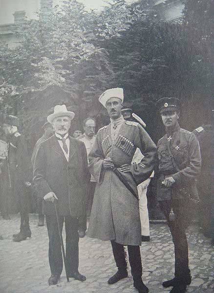 А. В. Кривошеин, П. Н. Врангель и П. Н. Шатилов. Крым. 1920 г. А. В. Кривошеин, П. Н. Врангель и П. Н. Шатилов. Крым. 1920 г.