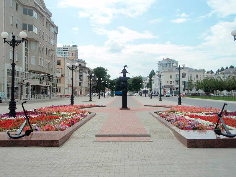 Памятник адмиралу М.П. Лазареву в Новороссийске Памятник адмиралу М.П. Лазареву в Новороссийске