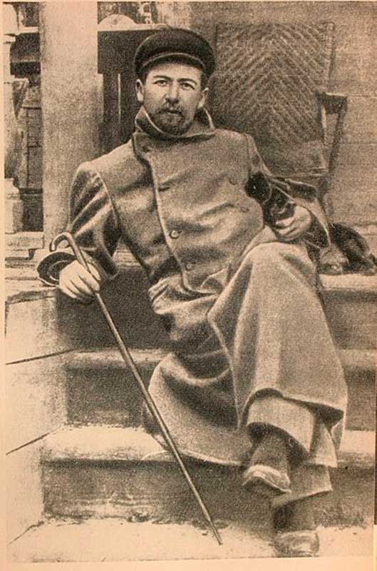 Чехов в Мелихове с таксой Хиной (1897) Чехов в Мелихове с таксой Хиной (1897)