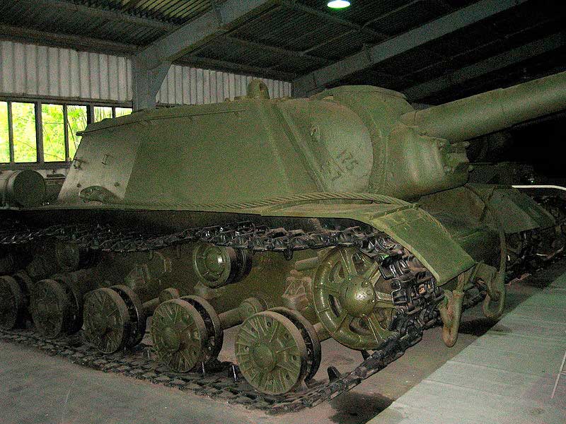 СУ-152 в Бронетанковом музее в Кубинке СУ-152 в Бронетанковом музее в Кубинке