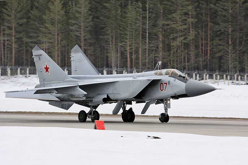 МиГ-31 из состава 790 истребительного ордена Кутузова III степени авиационного полка, авиабаза Хотилово. МиГ-31 из состава 790 истребительного ордена Кутузова III степени авиационного полка, авиабаза Хотилово.
