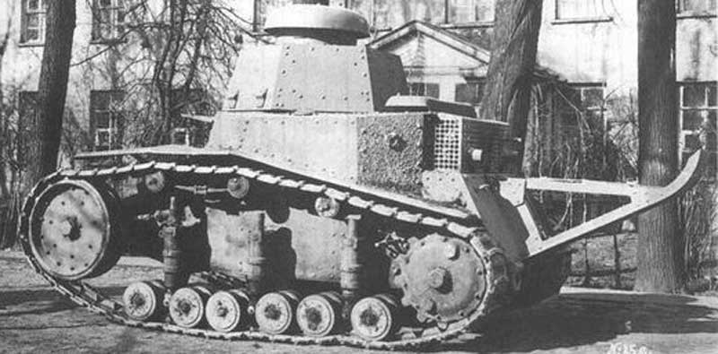 Т-16 во дворе завода &laquo;Большевик&raquo;, весна 1927 года