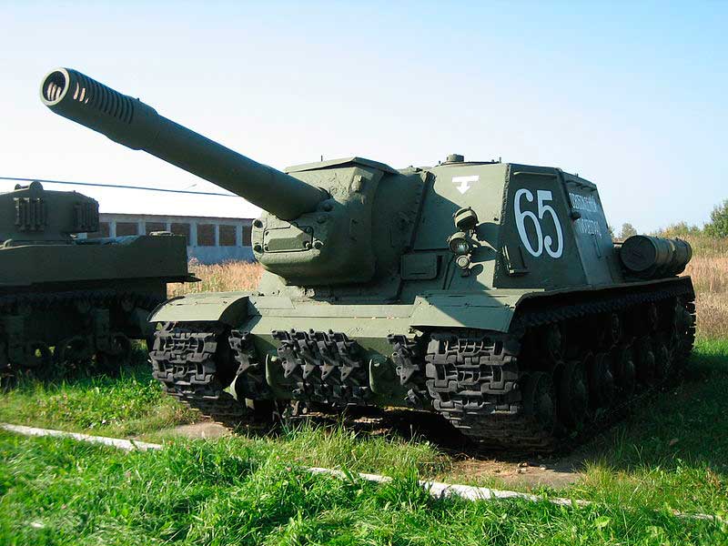 ИСУ-152 в музее бронетанковой техники, Кубинка ИСУ-152 в музее бронетанковой техники, Кубинка