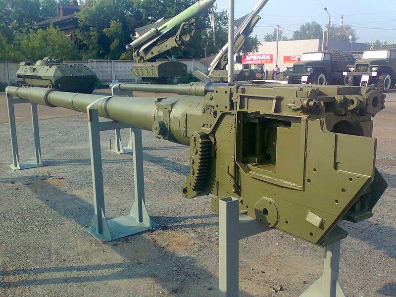 Танковая пушка 2А46М-1 в музее ОАО &laquo;Мотовилихинские заводы&raquo;