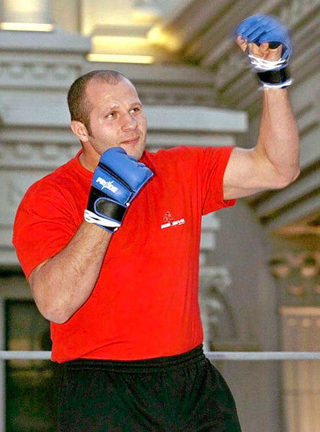 Фёдор Емельяненко во время открытой тренировки.