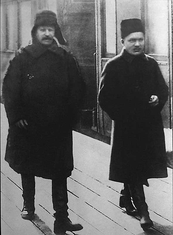 Сталин и Киров на Ленинградском вокзале, 1928 год