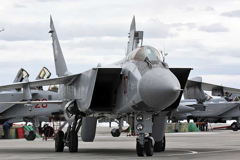 МиГ-31 из состава 790 истребительного ордена Кутузова III степени авиационного полка, авиабаза Хотилово. МиГ-31 из состава 790 истребительного ордена Кутузова III степени авиационного полка, авиабаза Хотилово.