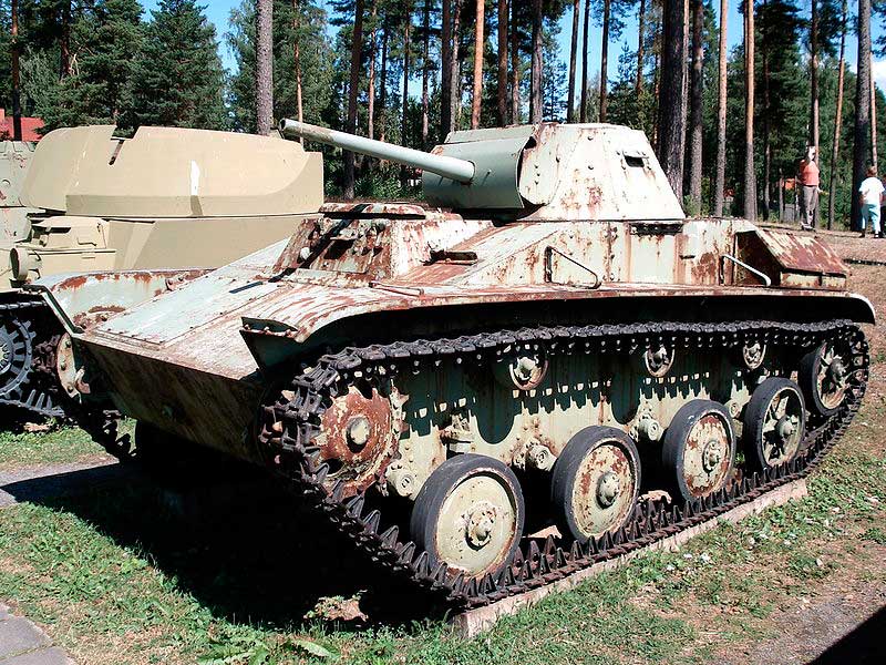 Лёгкий танк Т-60 в Музее бронетанковой техники в Парола, Финляндия Лёгкий танк Т-60 в Музее бронетанковой техники в Парола, Финляндия