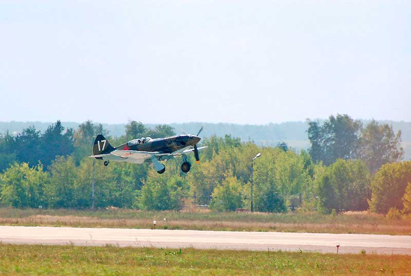 МиГ-3Р в полёте (МАКС-2007) МиГ-3Р в полёте (МАКС-2007)