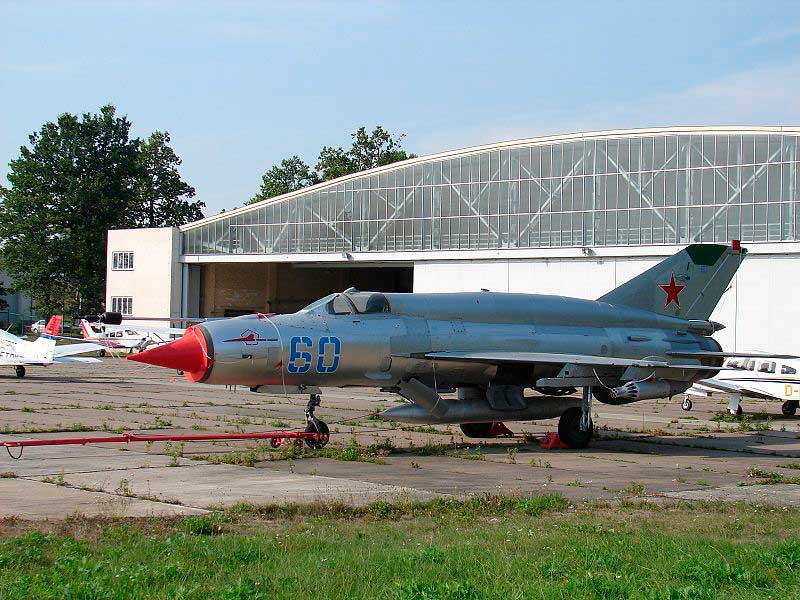 МиГ-21СМТ. Обратите внимание на раздутый 