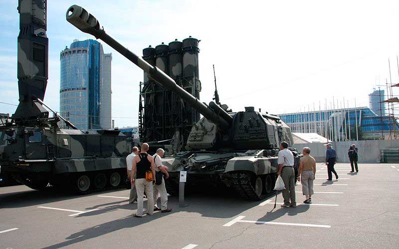 САУ 2С19М1 в экспозиции МВСВ-2008, Москва