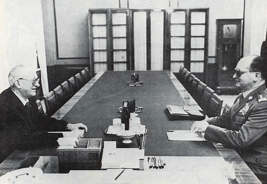 Ю. Андропов и B. Ярузельский. 1980 год.