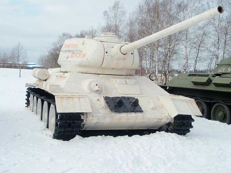 Танк Т-34-85 в Бронетанковом музее в Кубинке Танк Т-34-85 в Бронетанковом музее в Кубинке