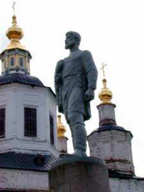 Памятник Семёну Дежнёву в Великом Устюге Памятник Семёну Дежнёву в Великом Устюге